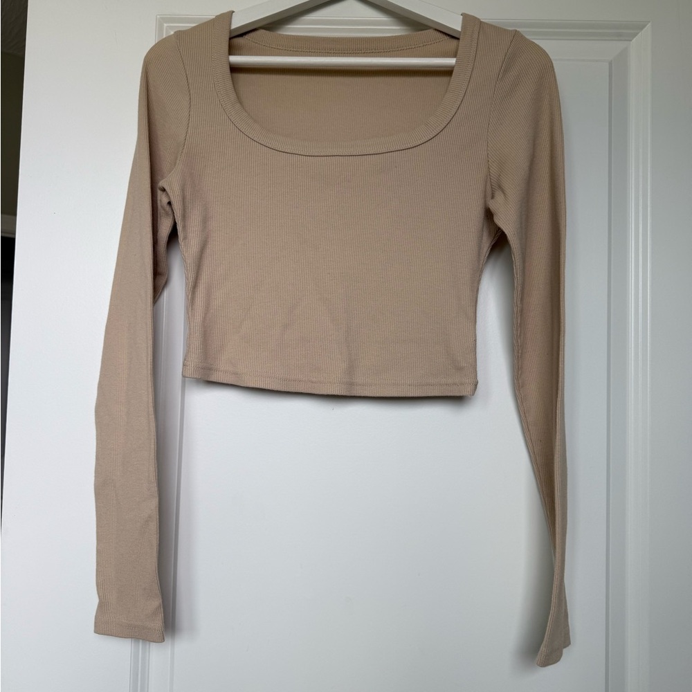 Tan Long Sleeve Women's Cropped Top